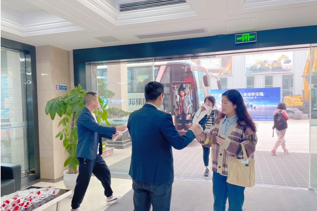 獻(xiàn)禮3.8節(jié)|勇做攀登者，奮進(jìn)新未來