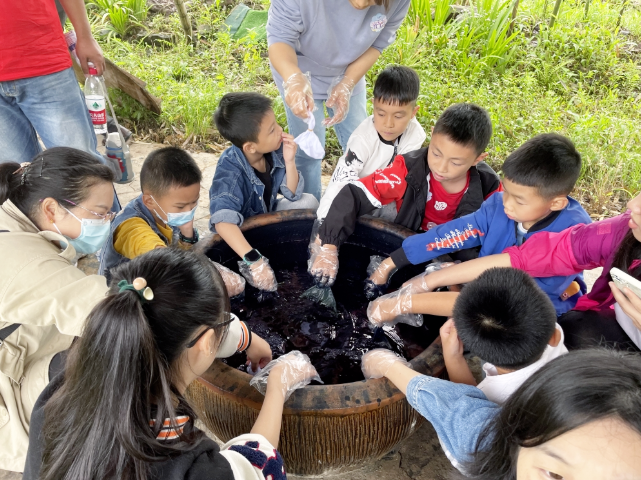 品味經(jīng)典 筑夢童年 爭做新時代好少年